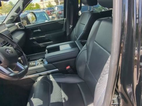 Used 2023 Toyota Sequoia Platinum AWD/4WD image 4