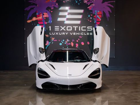 Used 2020 McLaren 720S Spider image 4