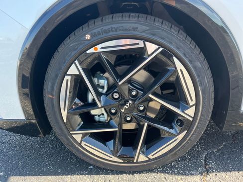 New 2025 Kia K4 GT-Line w/ GT-Line Premium Package image 9