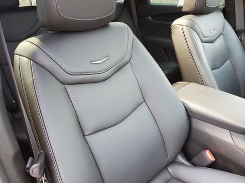 Used 2025 Cadillac XT5 Premium Luxury w/ LPO, Floor Liner Package AWD/4WD image 34