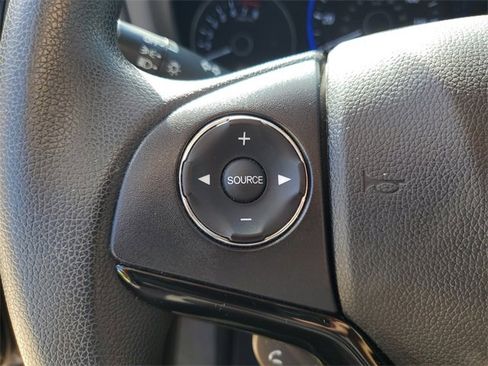 Used 2021 Honda HR-V LX image 16