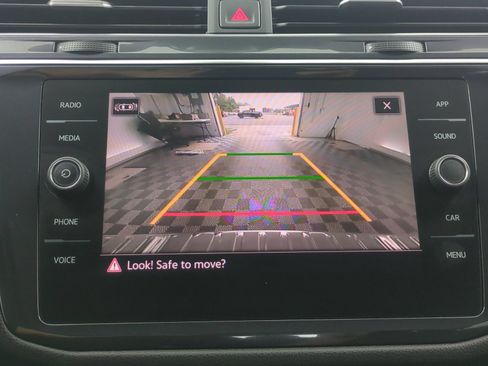 Used 2022 Volkswagen Tiguan SE R-Line FWD image 15