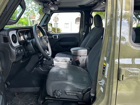 Certified 2025 Jeep Wrangler Unlimited Sport AWD/4WD image 17