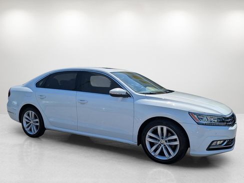 Used 2018 Volkswagen Passat 2.0T SE image 3