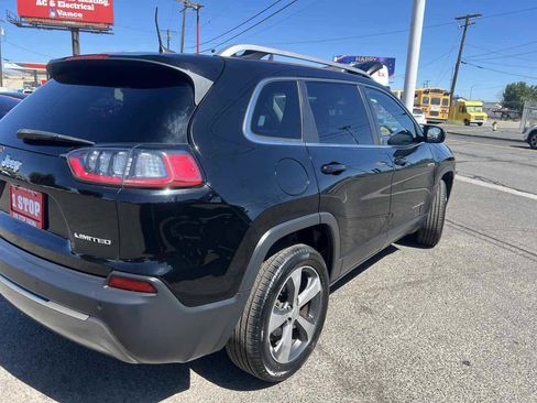 Used 2019 Jeep Cherokee Limited FWD image 5