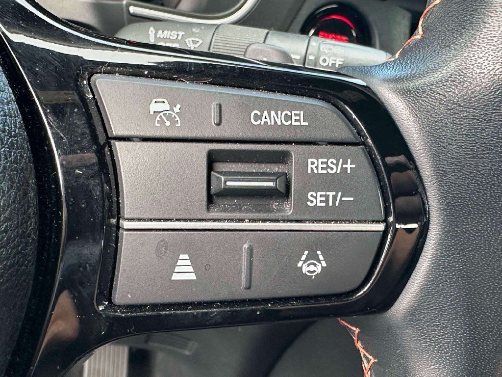 Used 2023 Honda Pilot Sport image 18