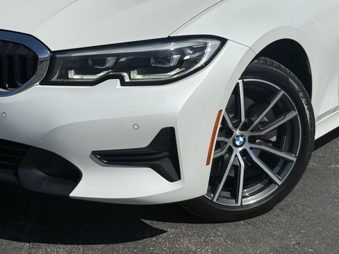 Used 2019 BMW 330i xDrive Sedan w/ Premium Package AWD/4WD image 5
