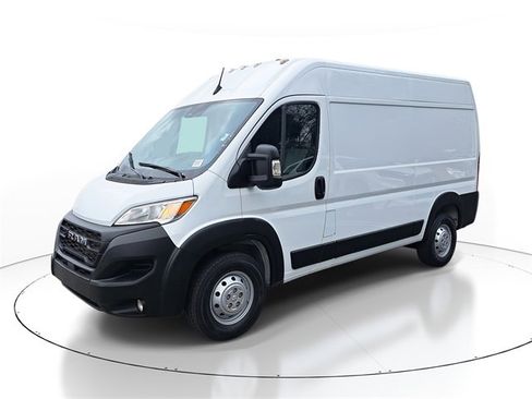 Used 2025 RAM ProMaster 2500 w/ Convenience Group image 3