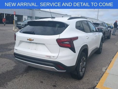 Used 2025 Chevrolet Trax LT w/ Driver Confidence Package FWD image 7