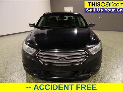 Used 2013 Ford Taurus SE image 2