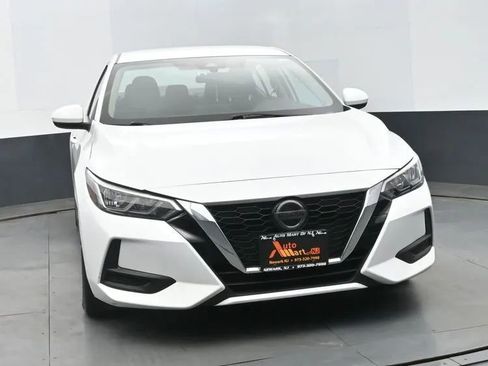 Used 2023 Nissan Sentra SV image 3