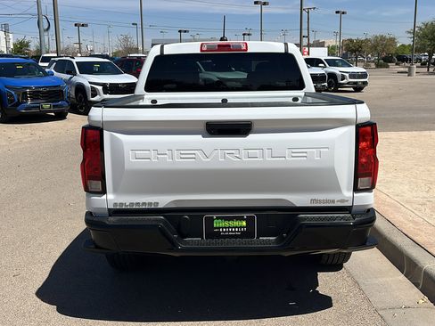 Used 2024 Chevrolet Colorado W/T image 7