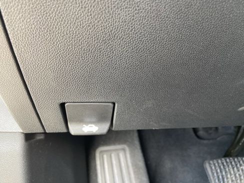 Used 2025 Chevrolet Equinox LT image 44