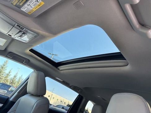 Used 2019 Toyota Highlander XLE image 26