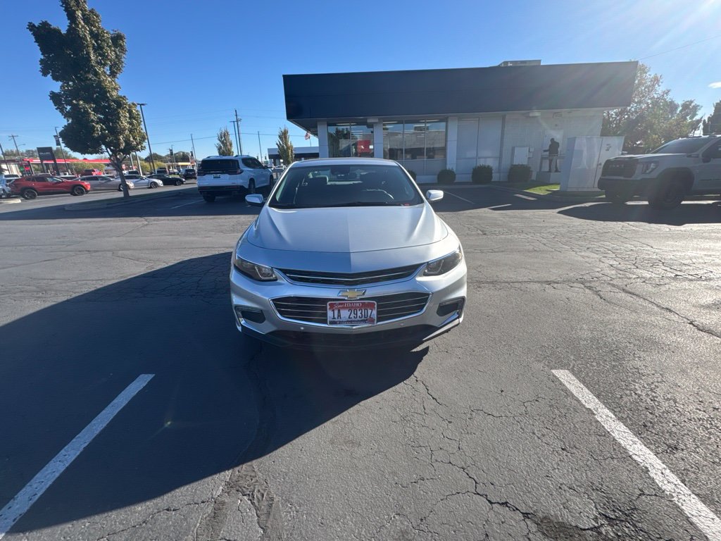 Used 2016 Chevrolet Malibu LT w/ Leather Package FWD image 3