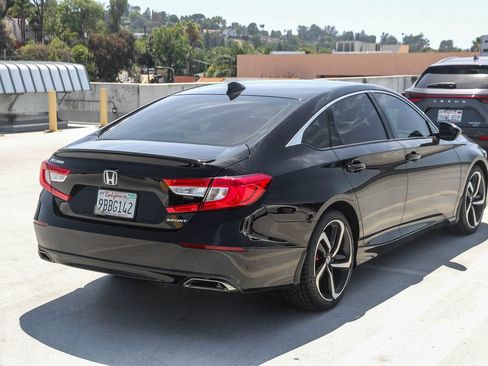 Used 2022 Honda Accord Sport image 4