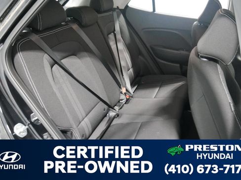 Used 2020 Hyundai Venue SEL image 16