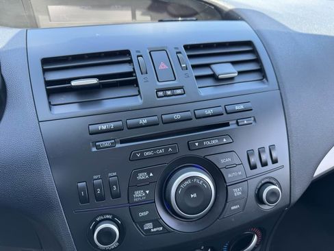 Used 2012 MAZDA MAZDA3 i Touring FWD image 25