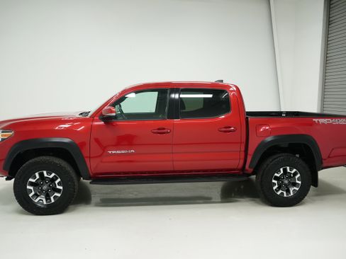 Used 2018 Toyota Tacoma Limited image 6
