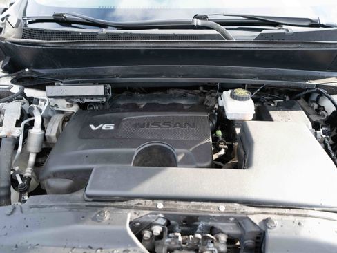 Used 2018 Nissan Pathfinder Platinum image 32