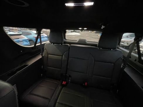 Used 2022 Chevrolet Suburban LT w/ Luxury Package image 24