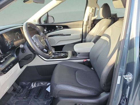 Used 2024 Kia Carnival SX Prestige FWD image 16
