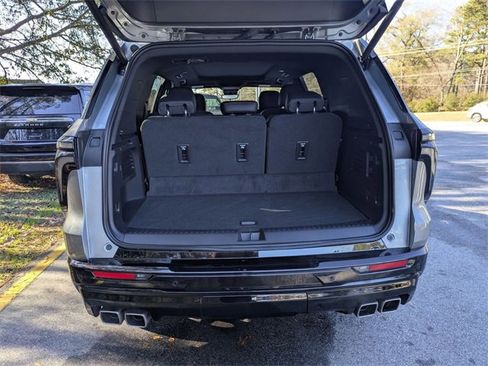 Certified 2024 Chevrolet Traverse RS image 33