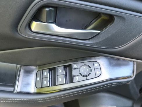 New 2026 Nissan Rogue SV AWD/4WD image 19