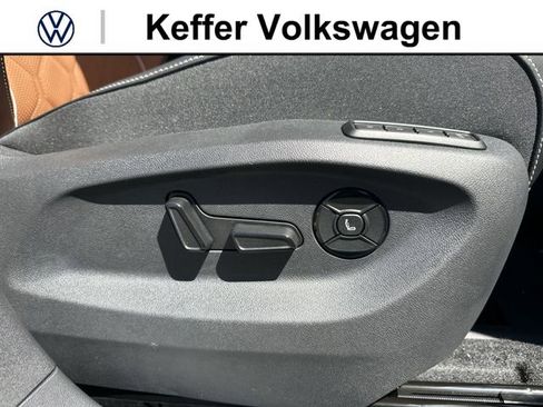 New 2026 Volkswagen Tiguan SEL R-Line AWD/4WD image 30