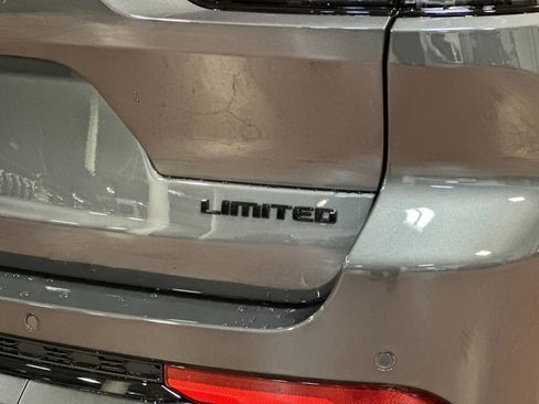 New 2025 Jeep Grand Cherokee L Limited w/ Luxury Tech Group II image 27