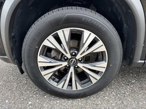 Used 2023 Nissan Rogue SV image 10