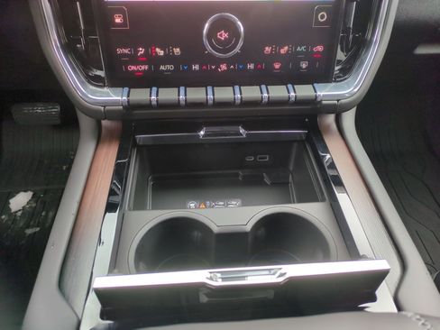 New 2026 GMC Yukon XL Denali w/ Sun & Power Step Package AWD/4WD image 14
