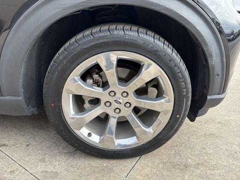 Used 2020 Ford Explorer Platinum w/ Premium Technology Package image 13