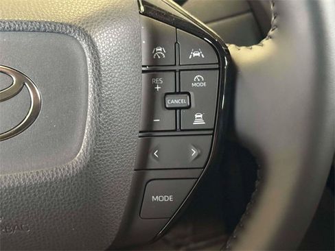 Used 2025 Toyota Prius XLE image 22