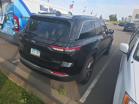Used 2023 Jeep Grand Cherokee Limited w/ Trailer Tow Prep Group (B) AWD/4WD image 9