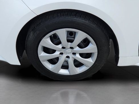 Used 2025 Toyota Corolla LE FWD image 27
