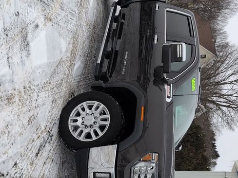 Used 2020 GMC Sierra 2500 SLT w/ SLT Premium Plus Package image 9