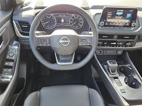 Used 2026 Nissan Rogue SV w/ SV Premium Package image 12