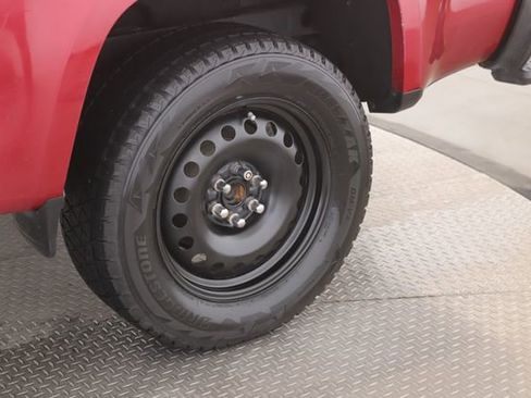 Used 2018 GMC Canyon SLT image 14