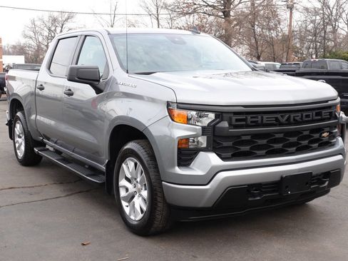 Used 2023 Chevrolet Silverado 1500 Custom image 4