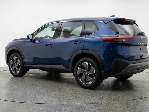 Used 2025 Nissan Rogue SV image 6