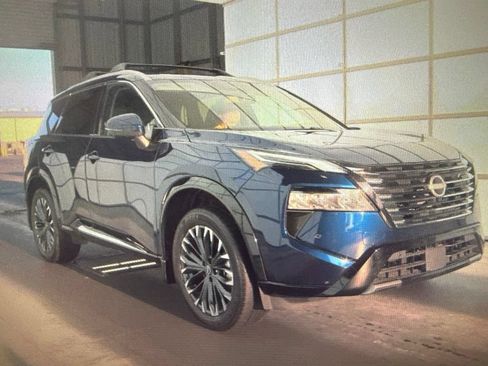 Used 2026 Nissan Rogue Platinum w/ Platinum Premium Package AWD/4WD image 3