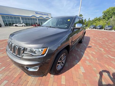 Used 2021 Jeep Grand Cherokee Limited w/ Sun & Sound Group AWD/4WD image 28