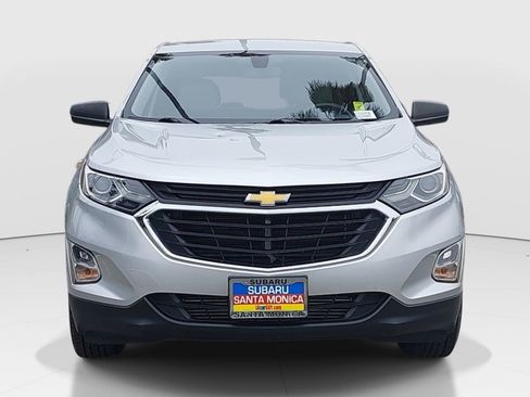 Used 2019 Chevrolet Equinox LS w/ LS Convenience Package FWD image 2