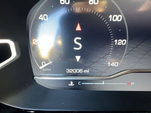 Used 2023 GMC Yukon XL Denali Ultimate image 12