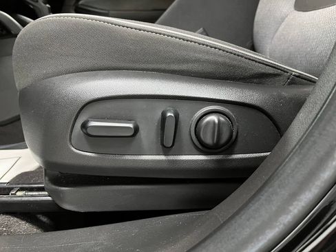 Used 2021 Chevrolet TrailBlazer LT w/ Convenience Package FWD image 23