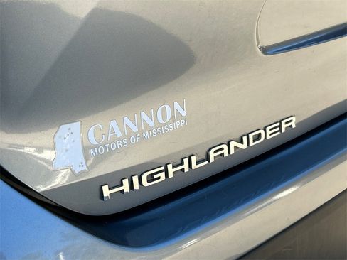 Used 2020 Toyota Highlander XLE image 10