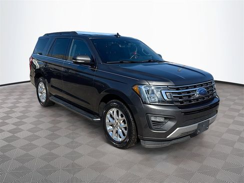 Used 2021 Ford Expedition XLT image 4