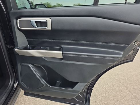 Used 2022 Ford Explorer XLT w/ Equipment Group 202A image 35