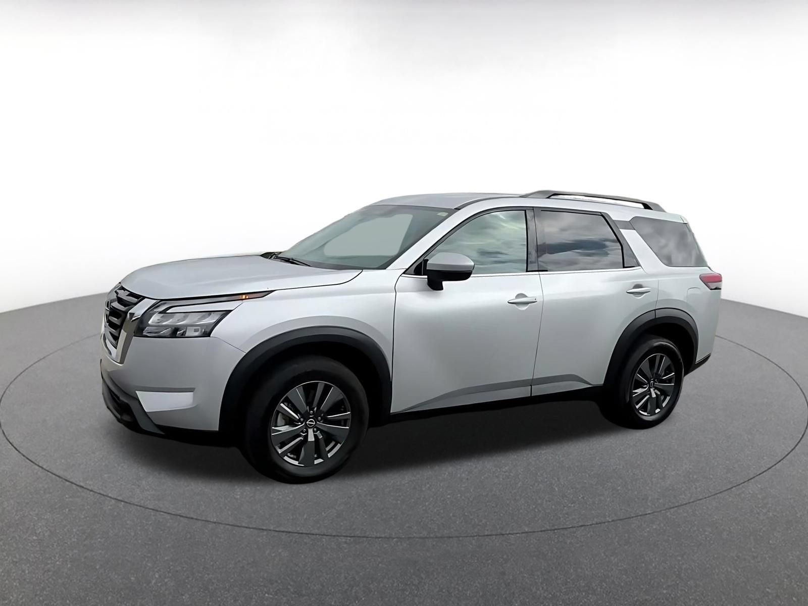 Used 2025 Nissan Pathfinder SV FWD image 7